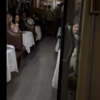 &laquo;Люди без еды и связи&raquo;: в Ярославской области задержаны пассажирские поезда