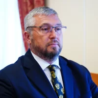 Дума назначила Михаила Крупина на новый срок в должности детского омбудсмена