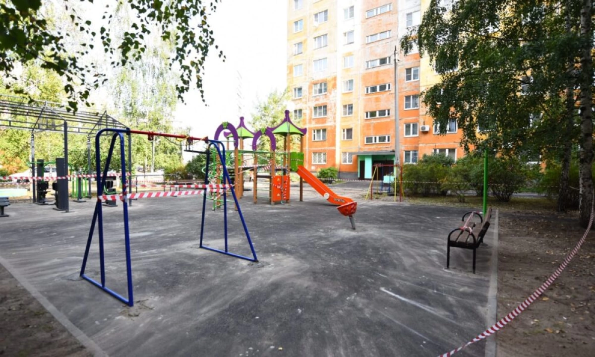 В Ярославле «зависли» три десятка установленных детских игровых городков В Ярославле «зависли» три десятка установленных детских игровых городков