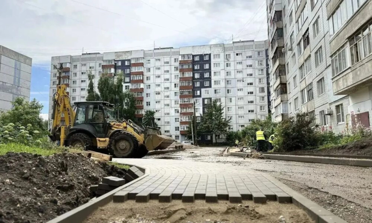 В Ярославской области ведется благоустройство дворов В Ярославской области ведется благоустройство дворов