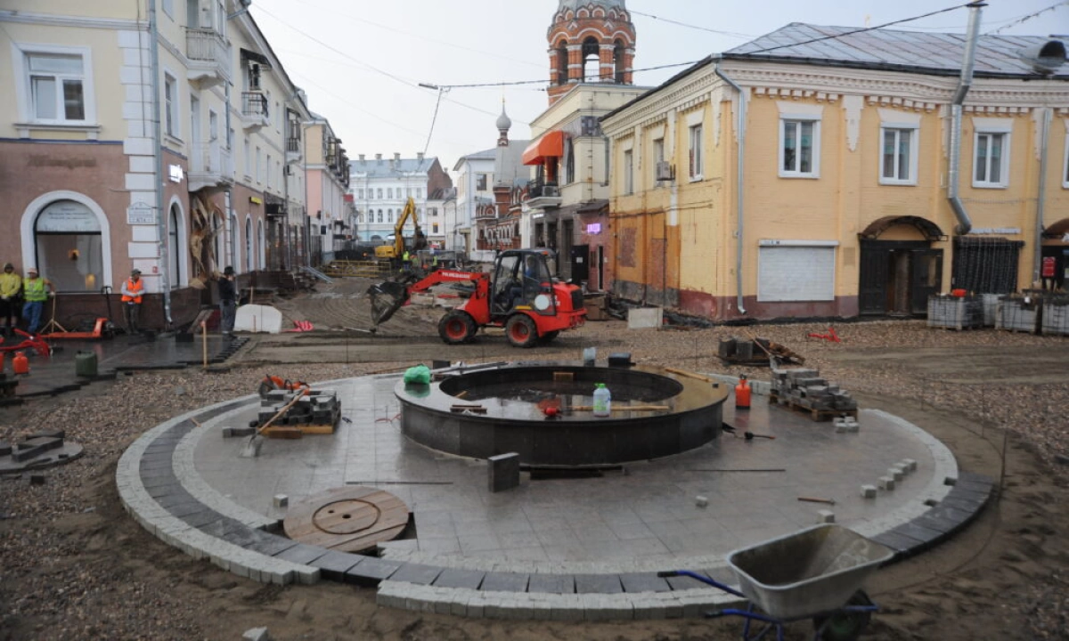 Губернатор проверил ход работ в пешеходном центре Ярославля Губернатор проверил ход работ в пешеходном центре Ярославля