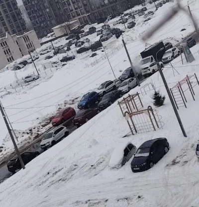 В Ярославле жители многоэтажек и посетители областной больницы не поделили дорогу