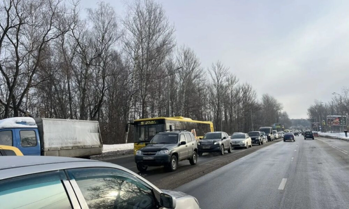 В Ярославле сделают выделенную полосу для общественного транспорта на проспекте Авиаторов