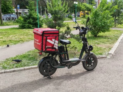 В Ярославле пенсионерка подала в суд на доставщика еды за удар ногой в спину