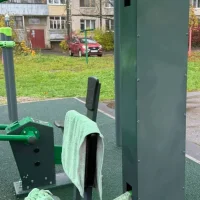 В Ярославской области школьников привели оттирать изрисованную спортплощадку