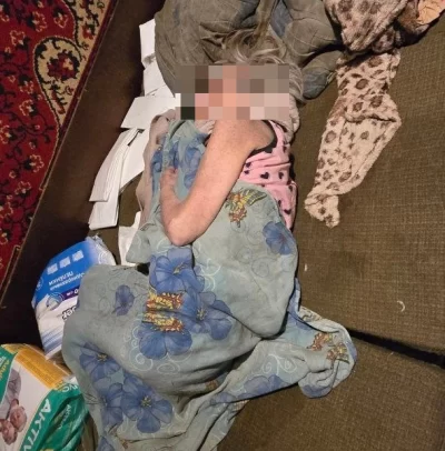 В Рыбинске соцслужбы и полиция смогли попасть к запертой в квартире пожилой женщине