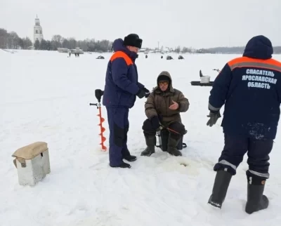 В Ярославской области рыбак требует проверить законность запрета выхода на лед
