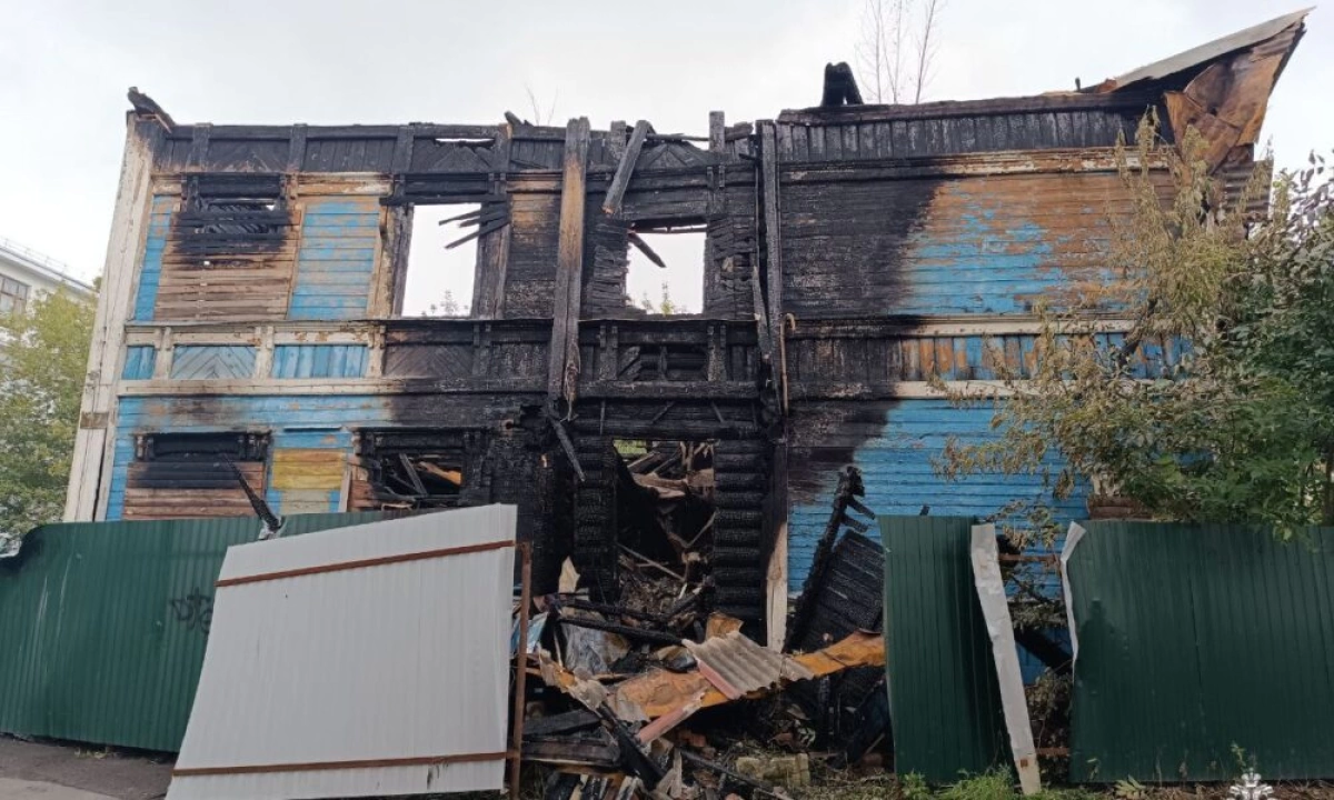 В Ярославле не нашлось желающих купить обгоревшие руины детской больницы В Ярославле не нашлось желающих купить обгоревшие руины детской больницы