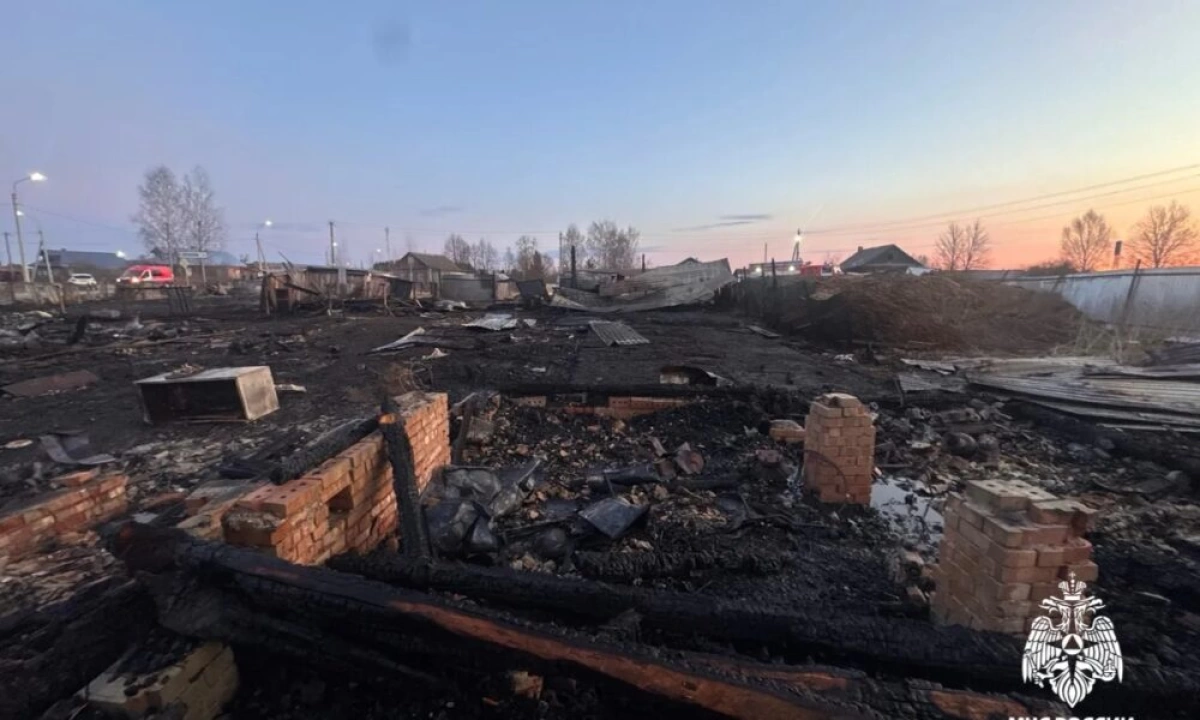 Под Ярославлем в пожаре погибли два человека и еще один пострадал Под Ярославлем в пожаре погибли два человека и еще один пострадал