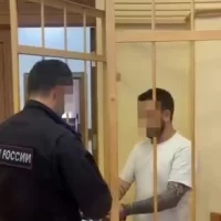 Граффитчик, распыливший перцовый газ в лицо сотруднику ДПС, отправлен под домашний арест