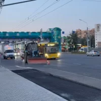 В Ярославле на Московском проспекте снимают асфальт