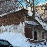 В Ярославле суд изъял у нерадивого хозяина флигель усадьбы на Волжской набережной