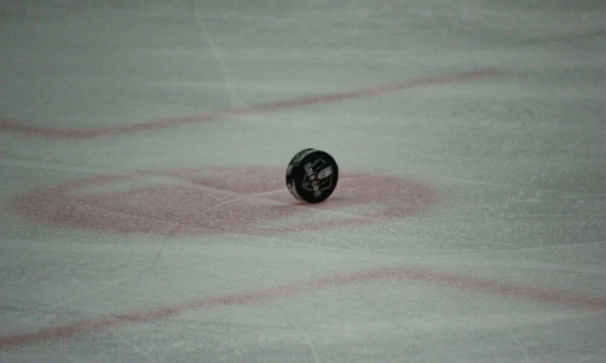 Форвард СКА Матвей Короткий получил травму в матче против «Локомотива» Форвард СКА Матвей Короткий получил травму в матче против «Локомотива»