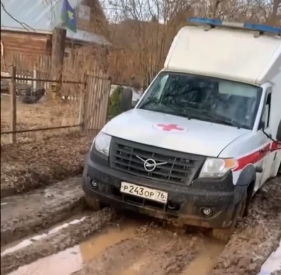 В Ярославской области власти осмотрели место, где в грязи застряла &laquo;Скорая&raquo; с пациентом