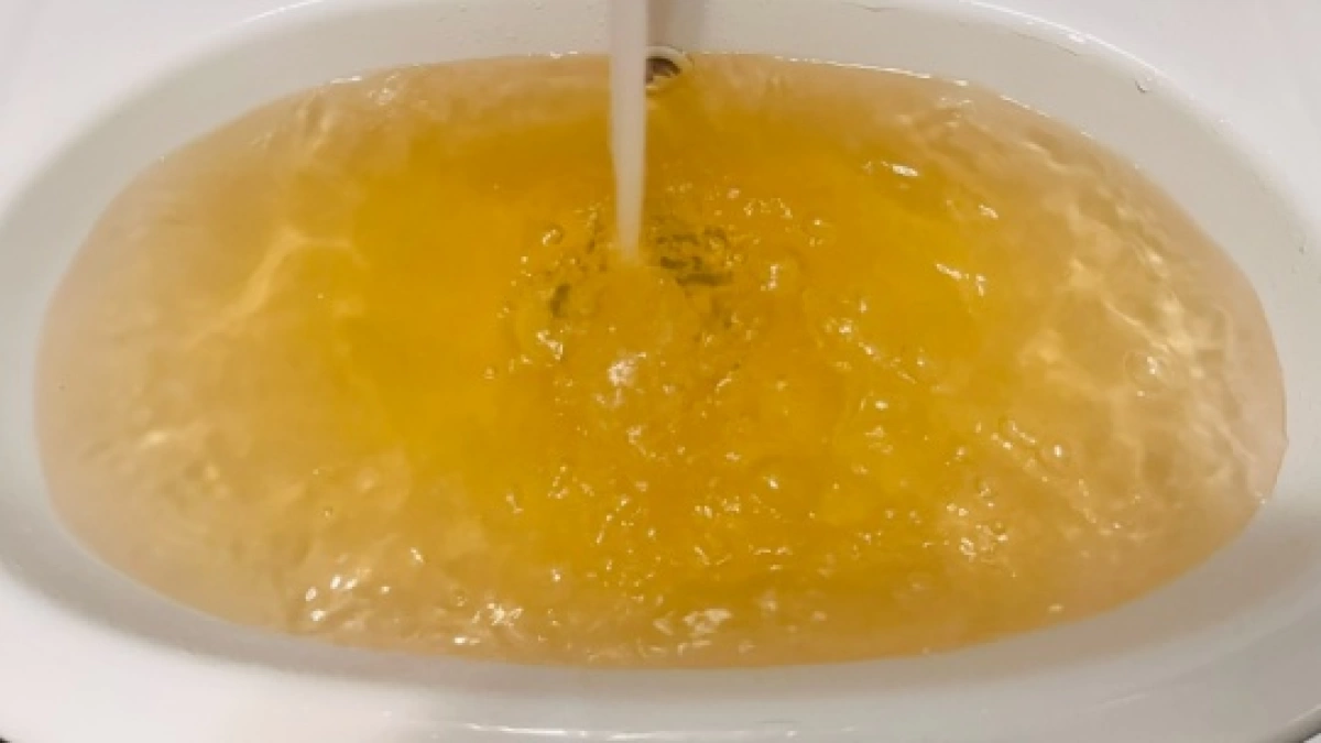 В Ярославле жители Пятерки жалуются на ржавую горячую воду В Ярославле жители Пятерки жалуются на ржавую горячую воду