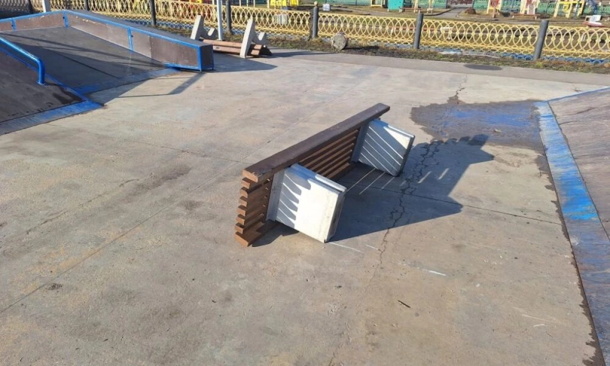 18-летний житель Ярославской области спьяну разбил автомобиль и разгромил скейтплощадку 18-летний житель Ярославской области спьяну разбил автомобиль и разгромил скейтплощадку