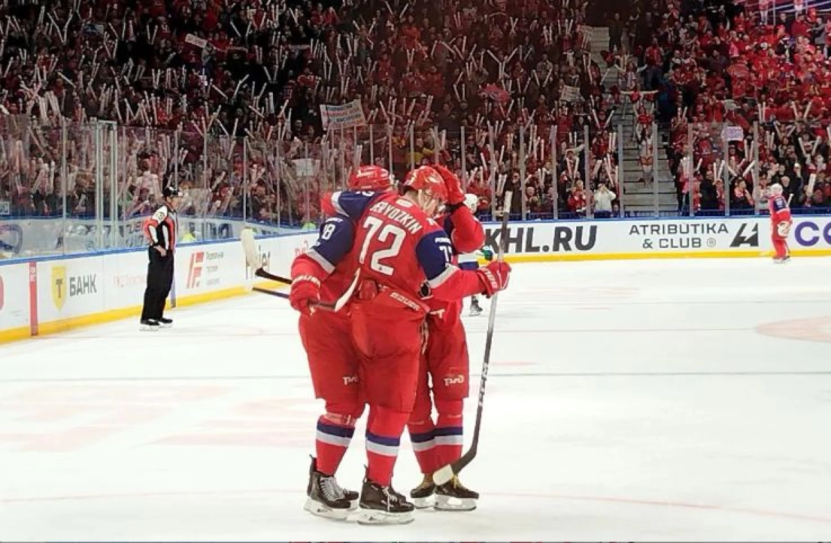 «Локомотив» с победы начал серию с «Салаватом Юлаевым» «Локомотив» с победы начал серию с «Салаватом Юлаевым»