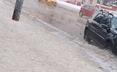 В Ярославле затопило Октябрьскую площадь