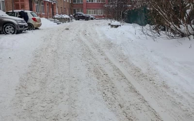 &laquo;Медики лезут через сугробы&raquo;: в Ярославле просят убрать снег у детской больницы