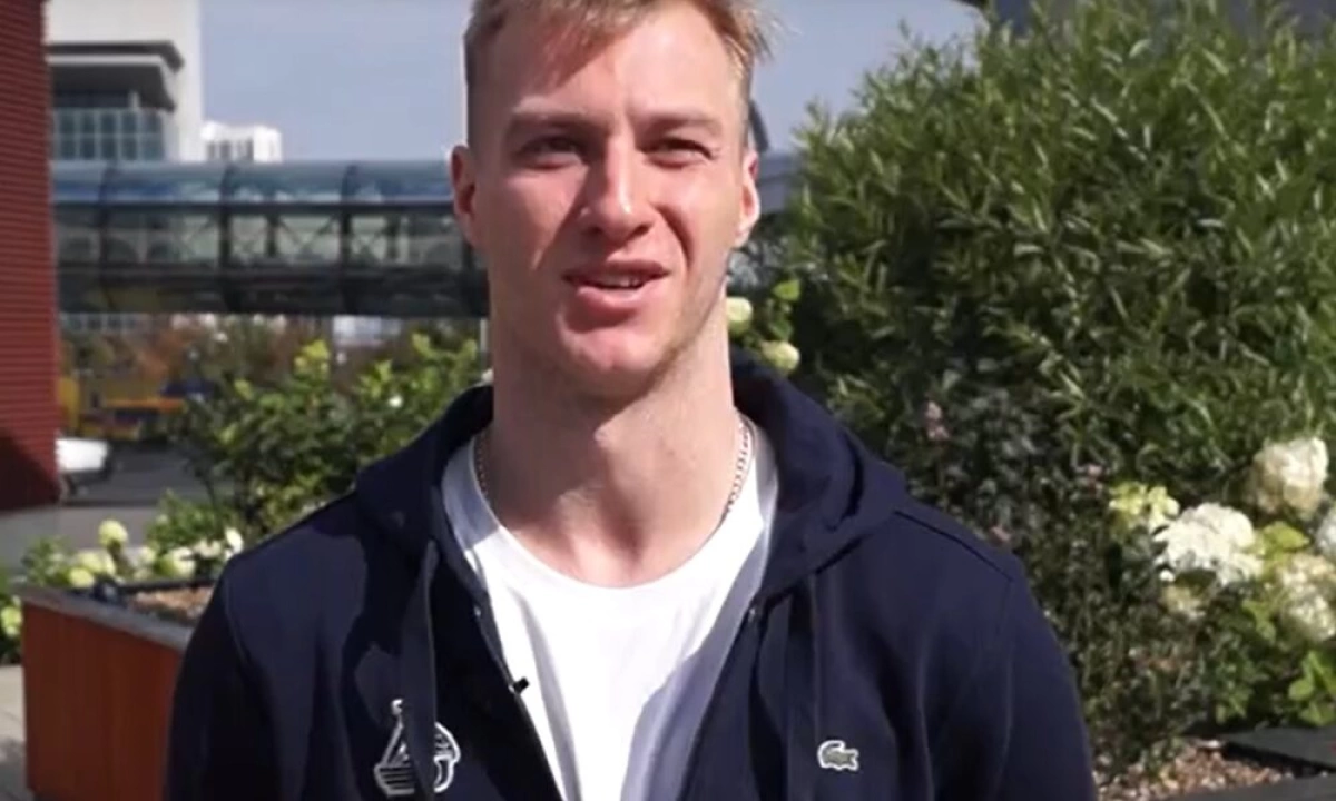 «Шанхай» обменял Ивана Чеховича в «Сибирь»