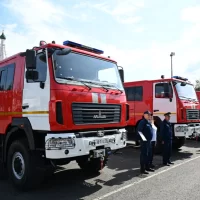 Ярославский губернатор передал пожарно-спасательной службе региона пять новых автоцистерн&nbsp;