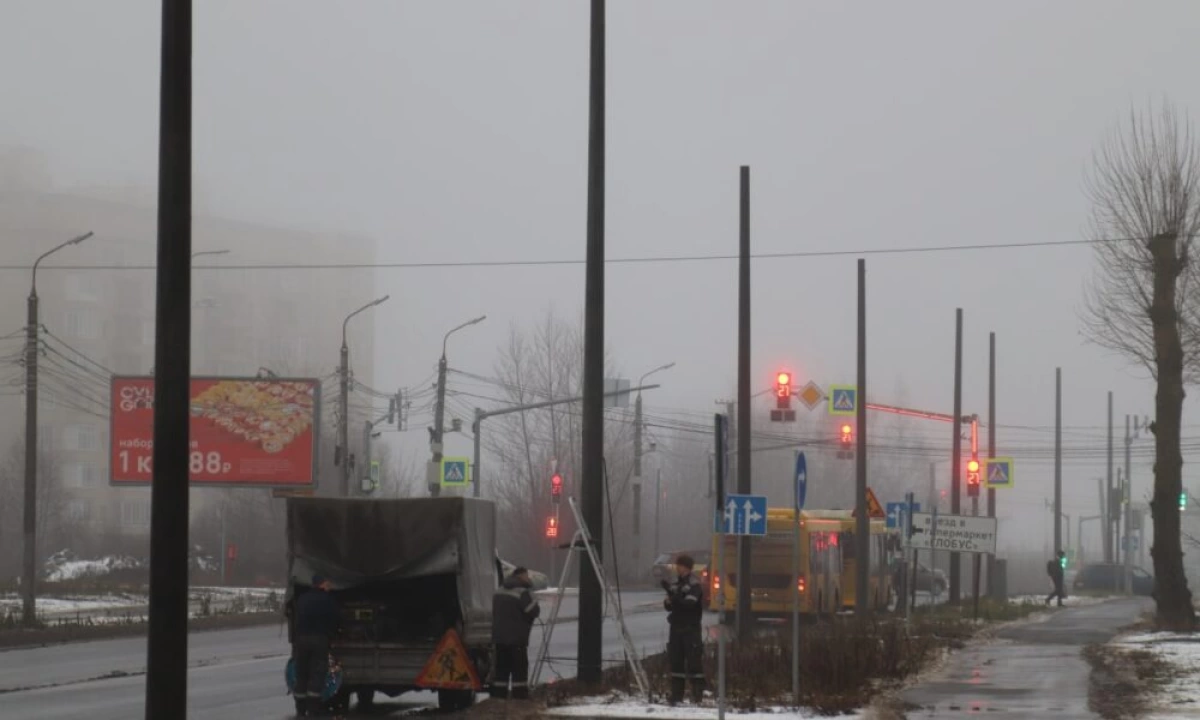В Ярославле начали монтаж нового освещения на проспекте Машиностроителей