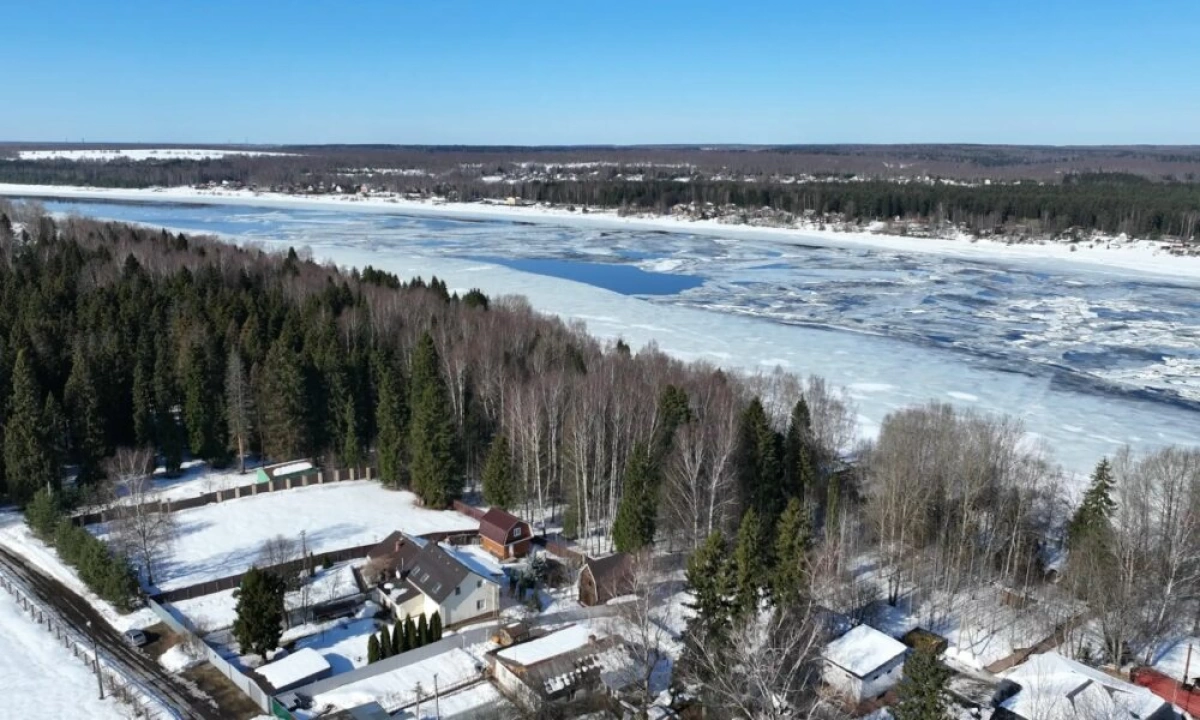В Ярославской области водолазы продолжают поиски пропавших в феврале рыбаков В Ярославской области водолазы продолжают поиски пропавших в феврале рыбаков