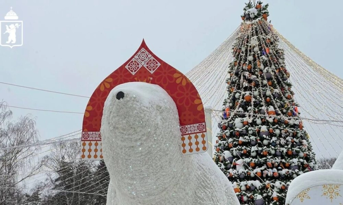 В Ярославле новогоднюю елку уберут с Советской площади в середине марта В Ярославле новогоднюю елку уберут с Советской площади в середине марта