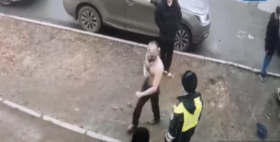Полуголый житель Рыбинска напал на сотрудника полиции