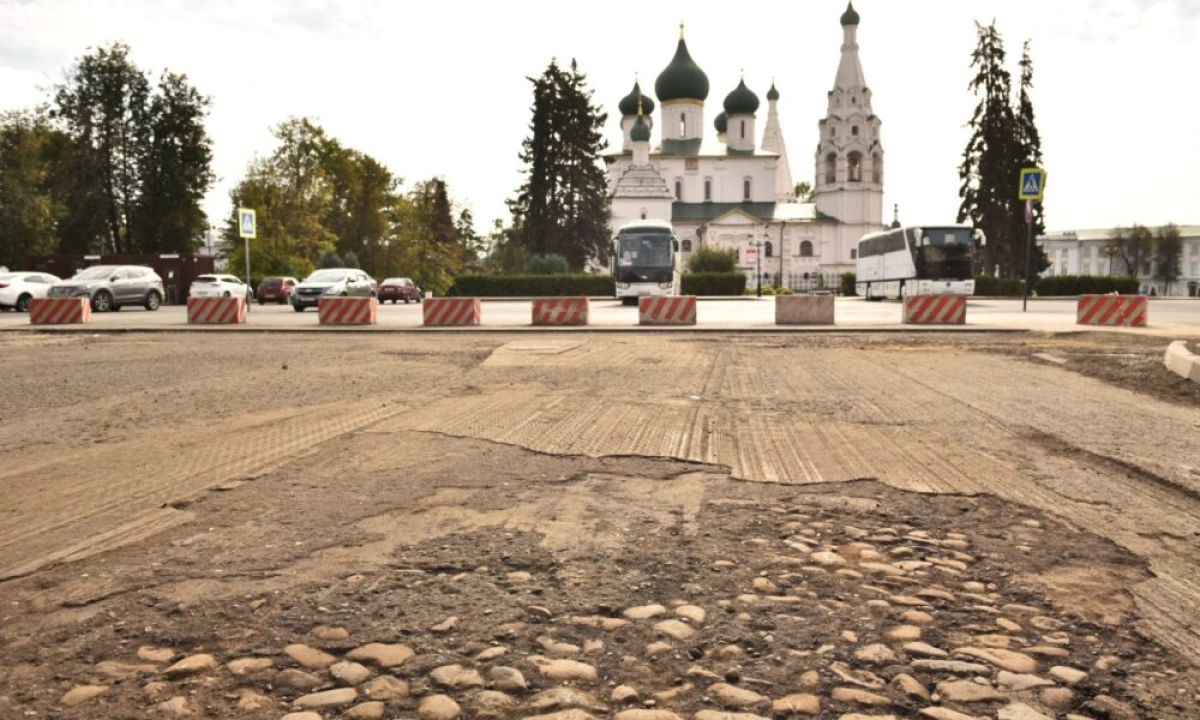В центре Ярославля сохранят булыжную мостовую В центре Ярославля сохранят булыжную мостовую
