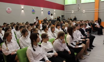 Ярославский моторный завод осуществил мечту школьников об обновленном актовом зале в школе №87