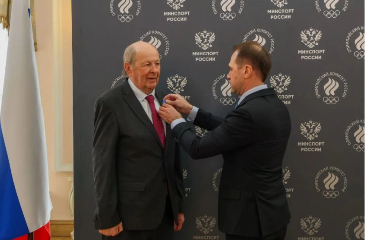 Директора спорткомплекса под Ярославлем наградили Орденом Почета