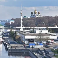 Автобусы в Нижнем Новгороде и Санкт-Петербурге обклеят рекламой Ярославля
