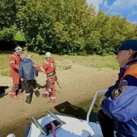 В Ярославле рыбаки и сотрудники МЧС спасли упавшего с опоры моста мужчину