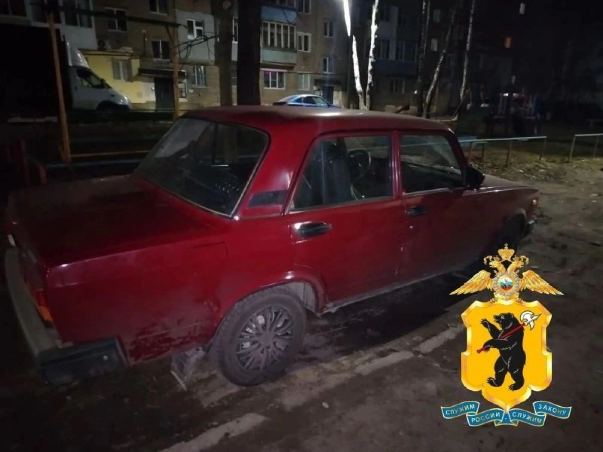 Пьяный ярославец напрыгал на чужом автомобиле на 110 тысяч рублей