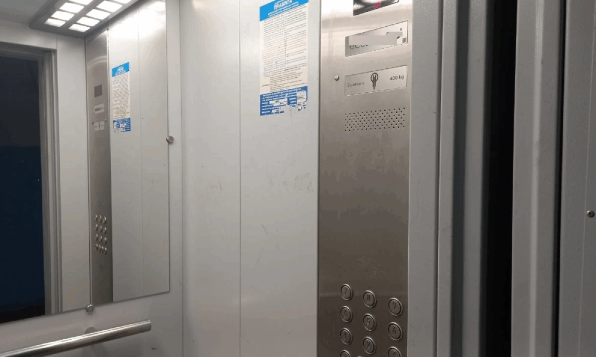 Ярославцы отсудили компенсацию морального вреда за сломанный и грязный лифт
