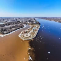 В Ярославле началось весеннее &laquo;неслияние&raquo; Волги и Которосли