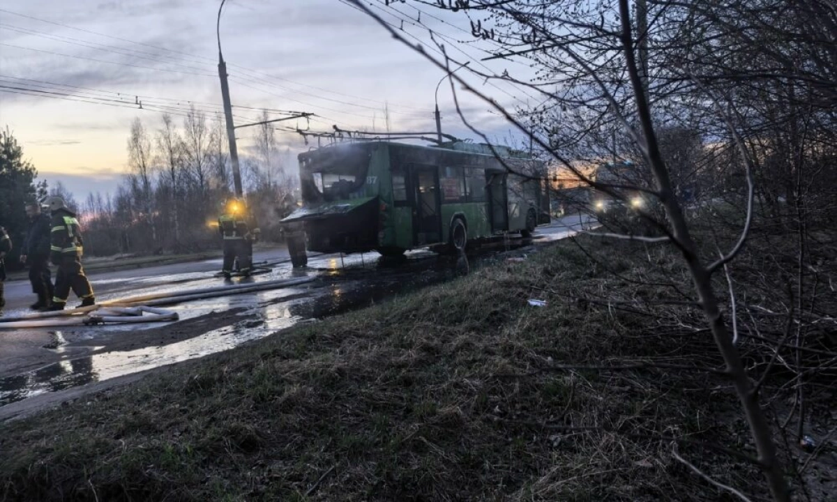 В Рыбинске вспыхнул троллейбус