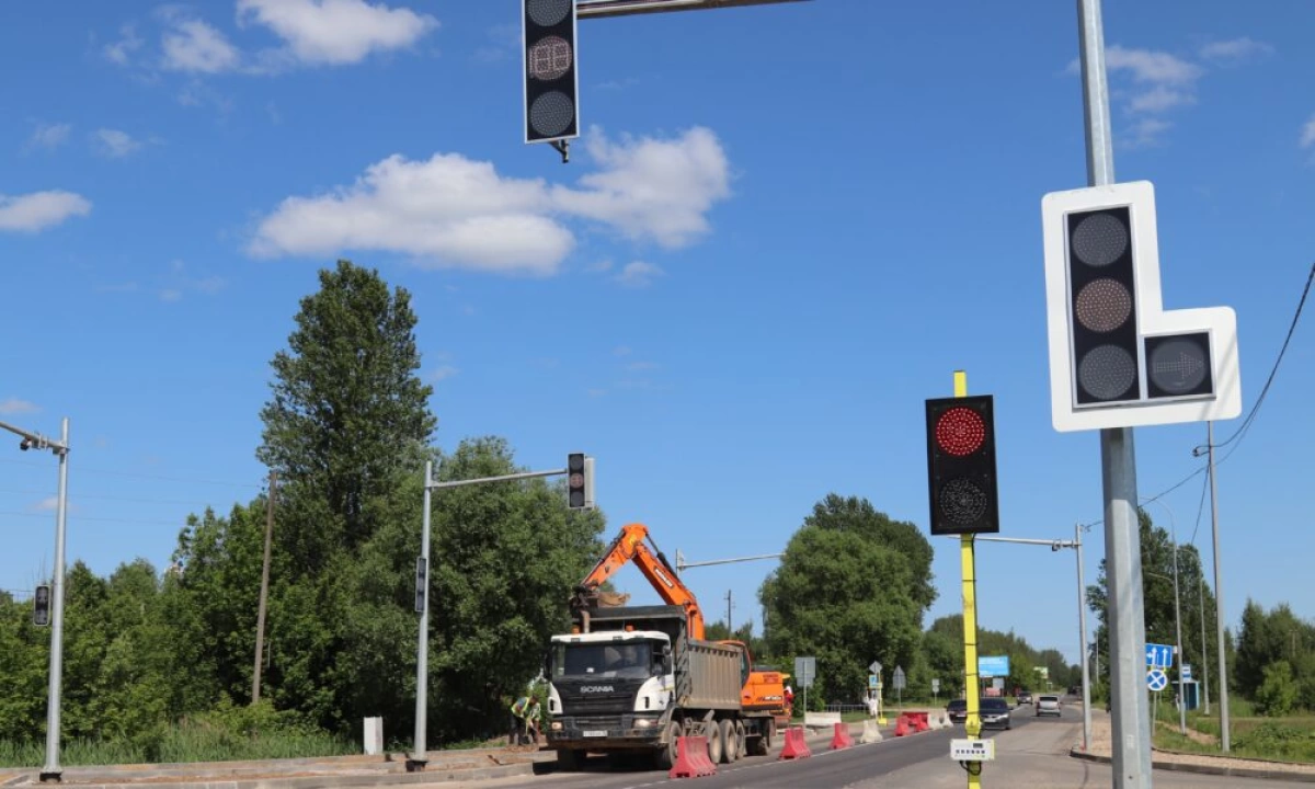Ярославские светофоры подключают к интеллектуальной транспортной системе Ярославские светофоры подключают к интеллектуальной транспортной системе