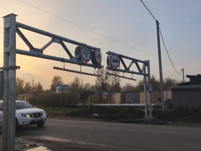 В Ярославле восстановили разрушенную рамку-ограничитель для грузовиков