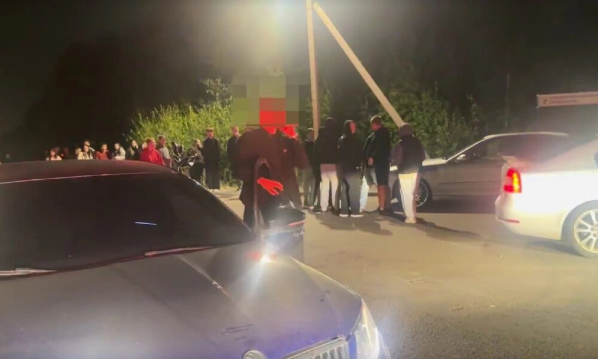 В Ярославле сотрудники ДПС сорвали уличные гонки стритрейсеров В Ярославле сотрудники ДПС сорвали уличные гонки стритрейсеров