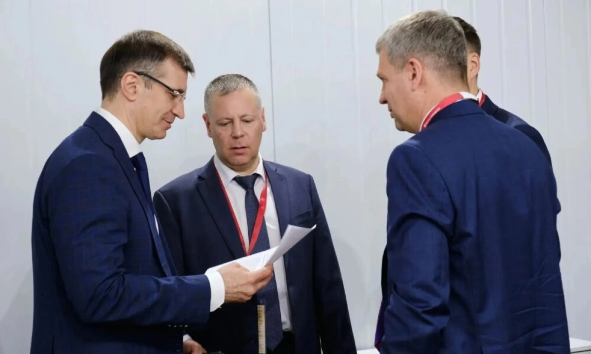 Михаил Евраев и Борис Эбзеев обсудили развитие электросетевого хозяйства Ярославской области