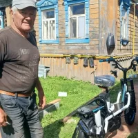 В Ярославской области дворнику вручили электровелосипед