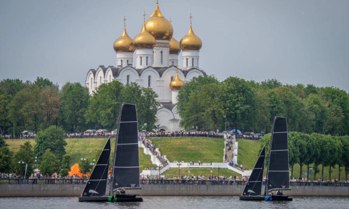 В Ярославле проходит экстремальная парусная регата В Ярославле проходит экстремальная парусная регата