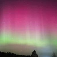 Магнитная буря подарила ярославцам удивительное по красоте северное сияние