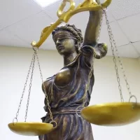 Прокуратура через суд лишила двух ярославцев оружия