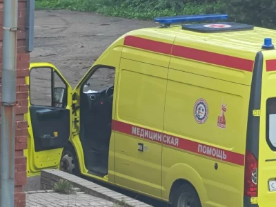 В Ярославле в результате падения обломков БПЛА на автобус ранены 10 человек