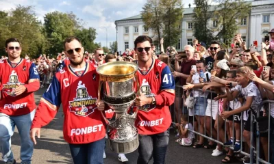 Ярославль чествует чемпионов КХЛ: «Локомотив» с Кубком Гагарина