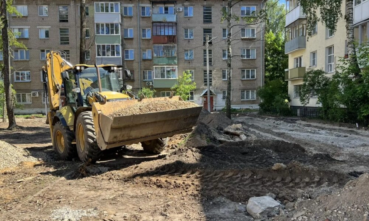 В Ярославле проверили ход реализации программы «Наши дворы» В Ярославле проверили ход реализации программы «Наши дворы»