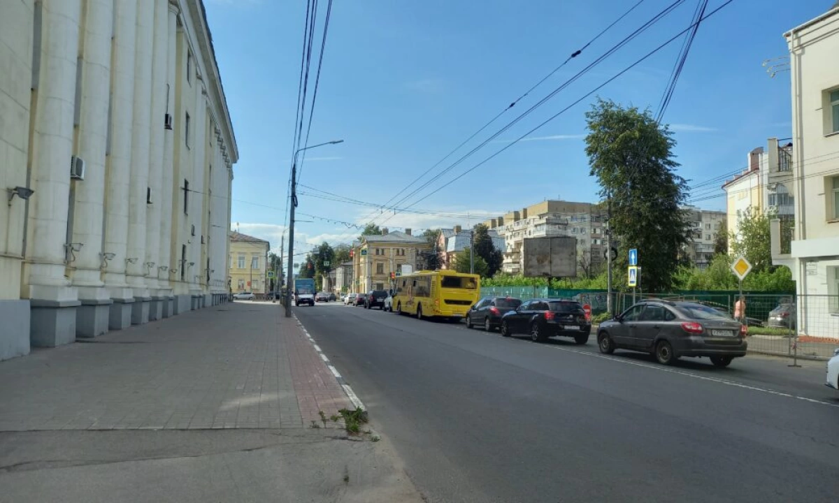 Высокие каблуки помешали упавшей на тротуаре ярославне отсудить компенсацию Высокие каблуки помешали упавшей на тротуаре ярославне отсудить компенсацию